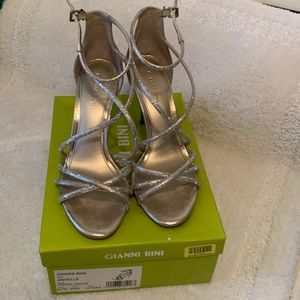 Pearl Gold Rhinestone 3.5 inch high sandal pump Size 7.5